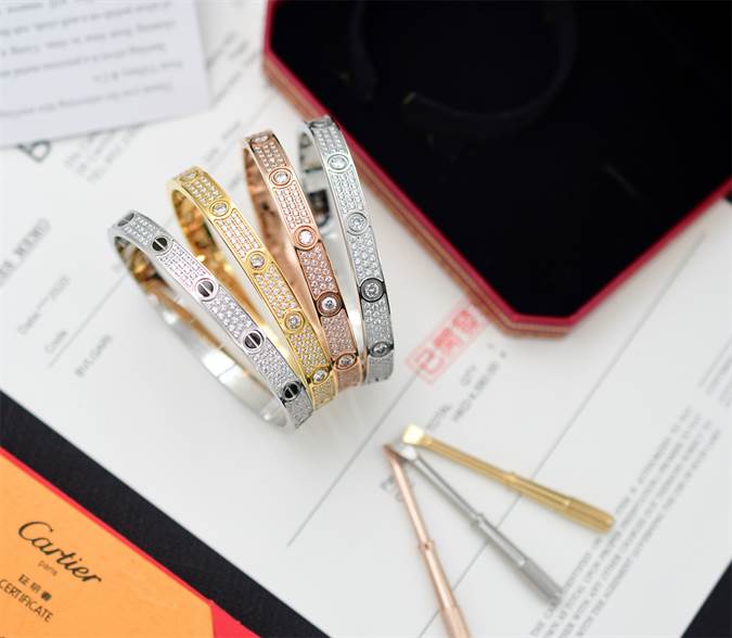 CARTIER JEWELREY – WJL08